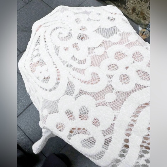 Elegant White Lace Top - Picture 6 of 6